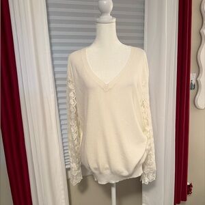 Le Gali Doloris Elegant Off White V-Neck  Lace Sleeve Sweater-XL NWT